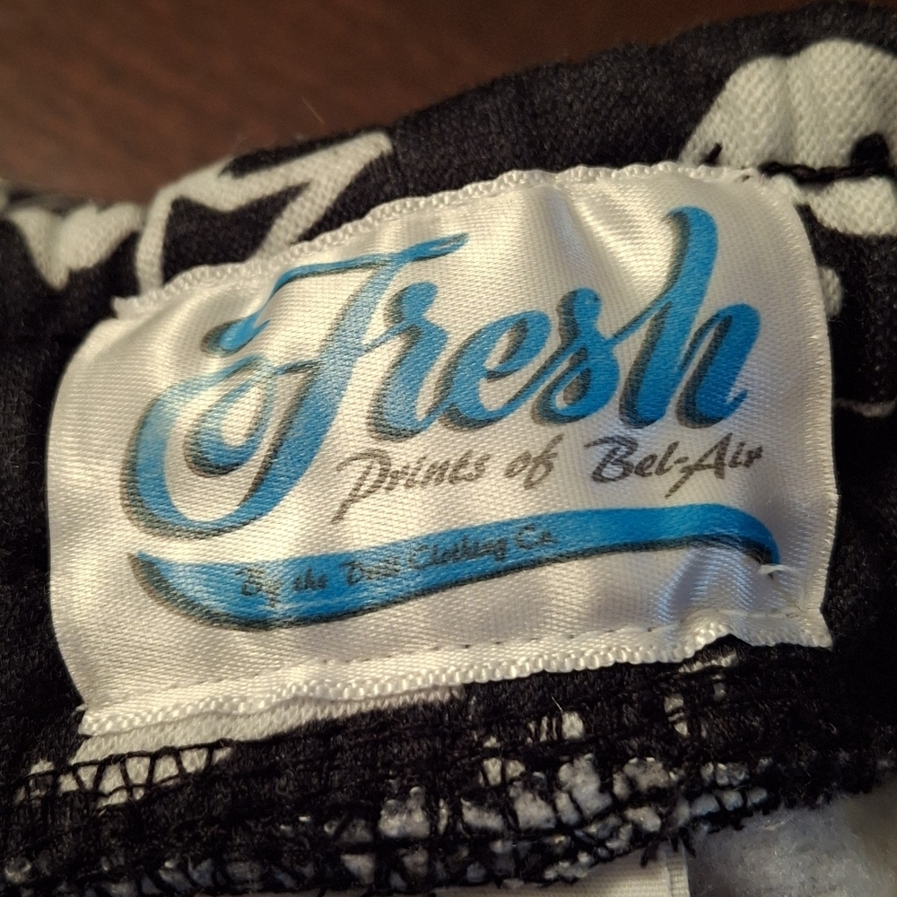 Fresh Prints of Bel Air Graphic Gothic Print Shorts Men Size XL - Picture 2 of 16